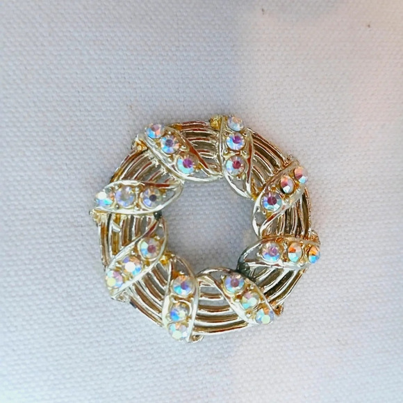 💚5/$25 Vintage 1960s AB Crystal Gold Ton Brooch - Picture 3 of 4